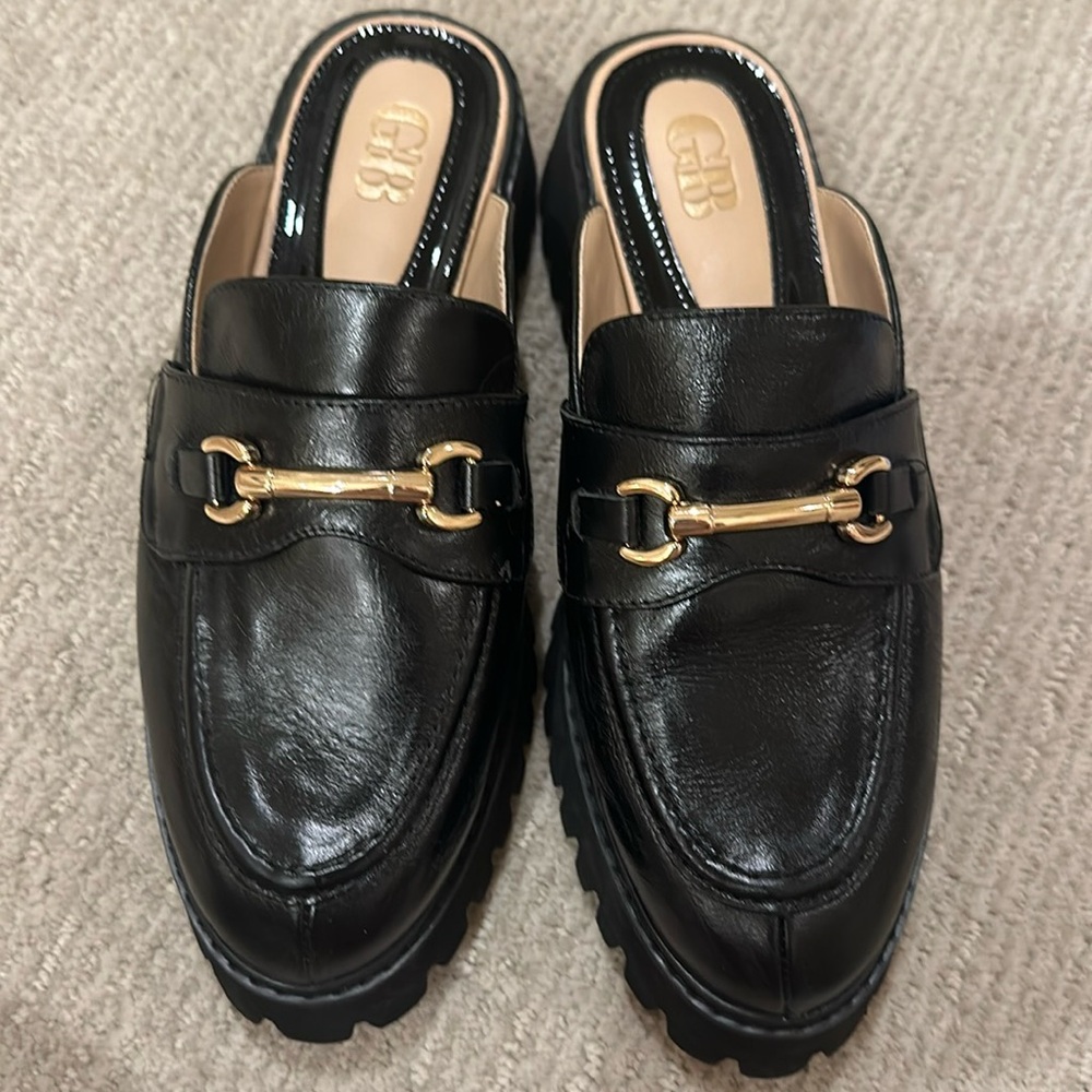 GB platform leather slide on loafers. Size 8